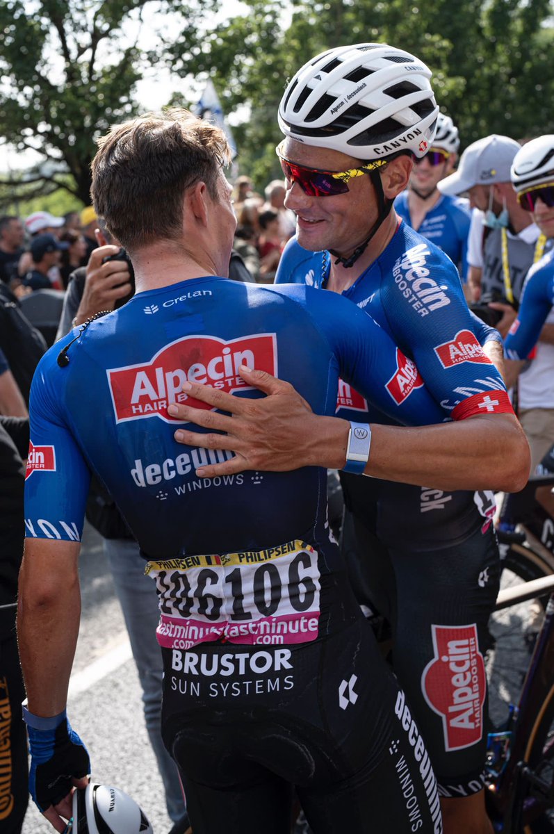 AlpecinPT's tweet photo. TEAM APPRECIATION POST 💙

This was once again the work of 8 excellent riders… and a lot of people behind the scenes. Staff, partners, fans, … 

This one is to every individual who has his/her contribution to this TEAM! 🏆

#AlpecinDeceuninck #TDF2023 

📷 Mr. Pinko https://t.co/QTcFEkMOEp