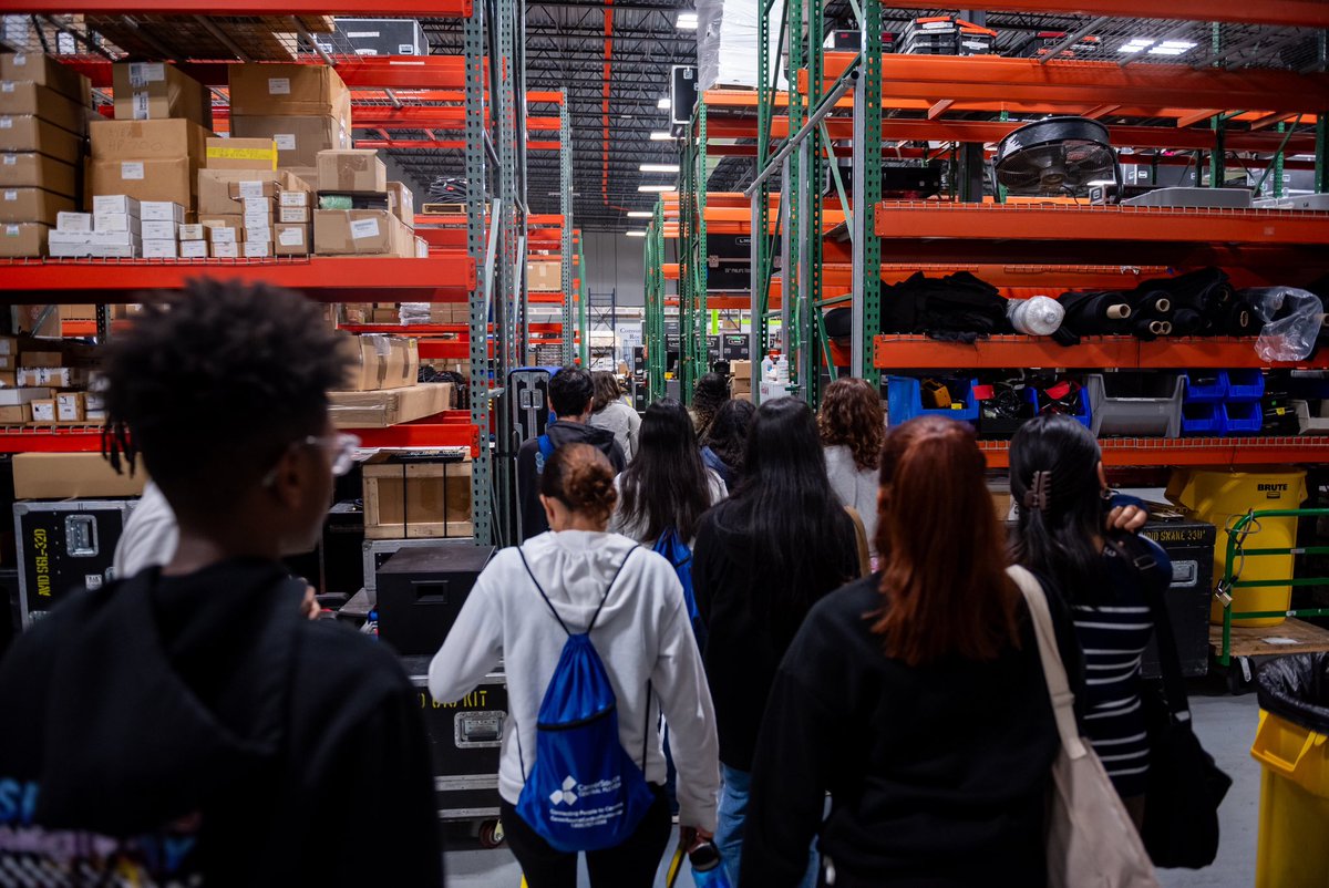 CoiLLearning's tweet photo. We recently hosted #CareerSource #SummerYouthProgram with #oTech! 

Thank you to our presenters who came to showcase their departments. 

We also took them on a tour &amp; got to learn about their potential career paths! 

#BeyondtheClassroom #LeadTeachLearn #CareerDevelopment https://t.co/Td1EaMSpdD