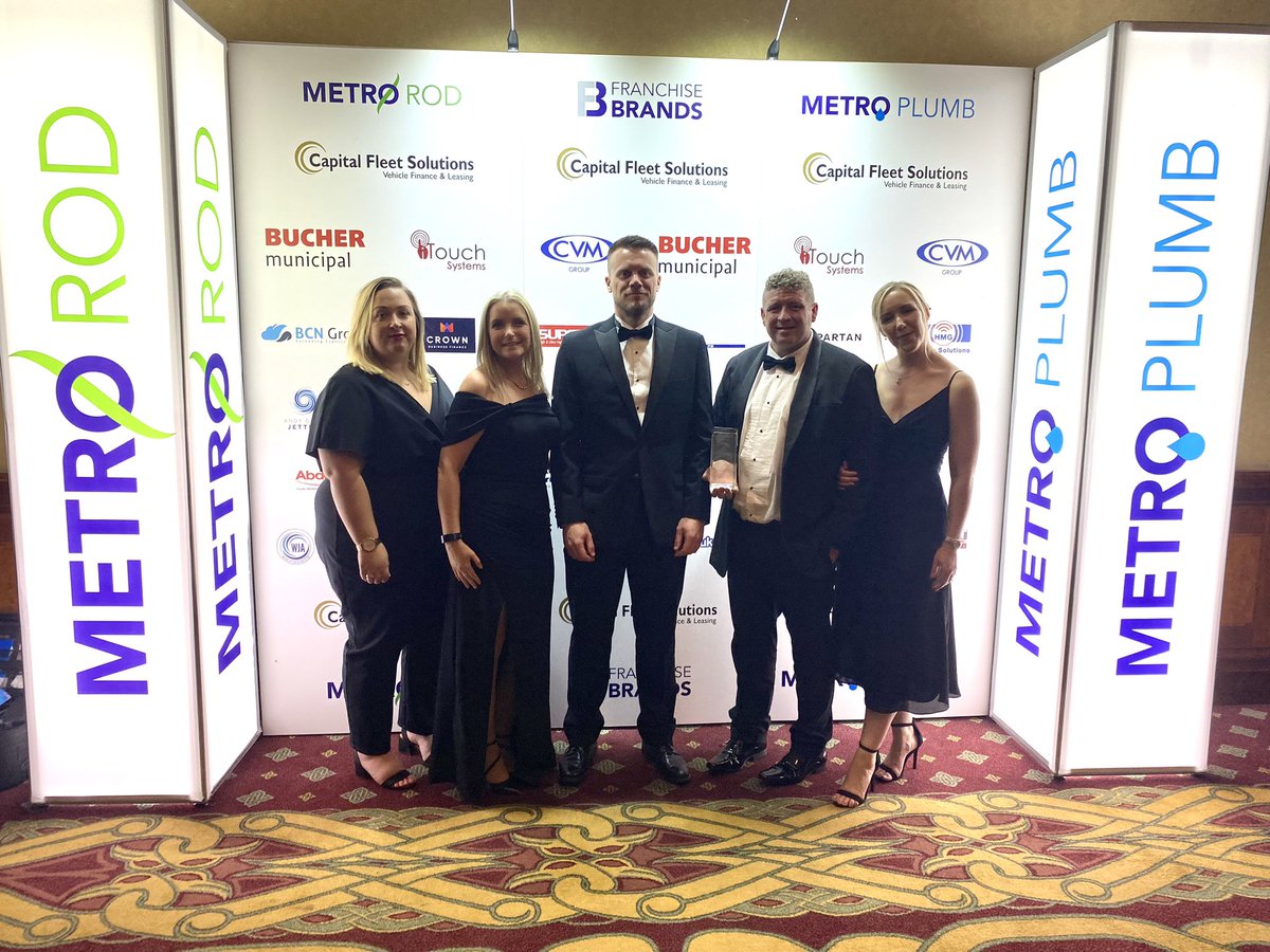 Well what a weekend what a team and what a company to work for so proud that I got nominated for engineer of the year never mind winning blown away so proud of this team I am part of <a href="/MetroRodSYorks/">Metro Rod (S.Yorks)</a>