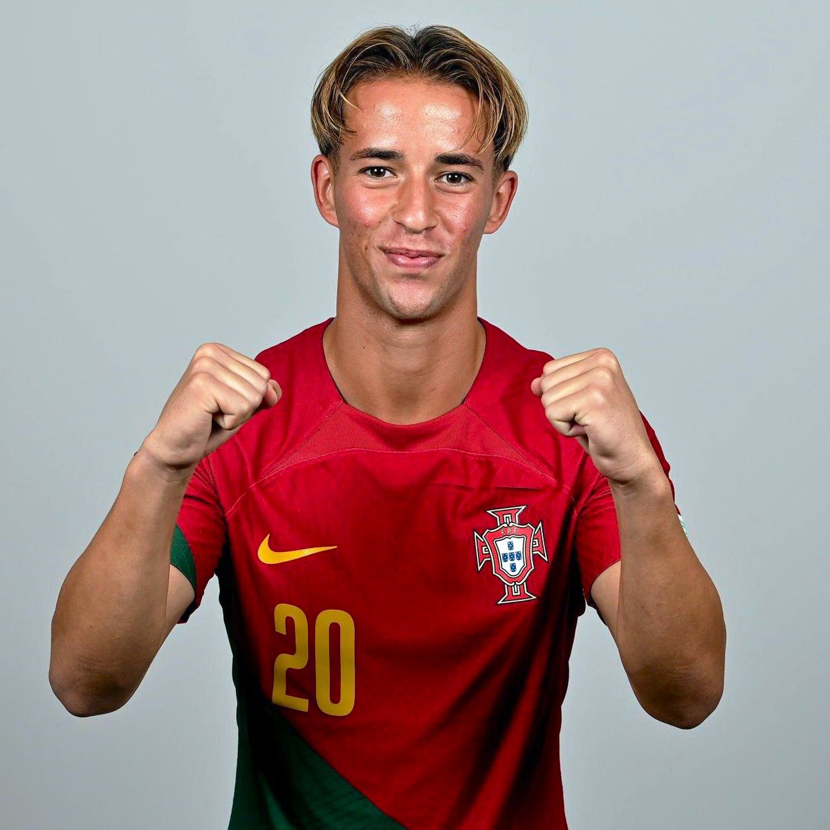 1 golo e 1 assistência de Hugo Félix na jornada inaugural do Euro sub-19 💎