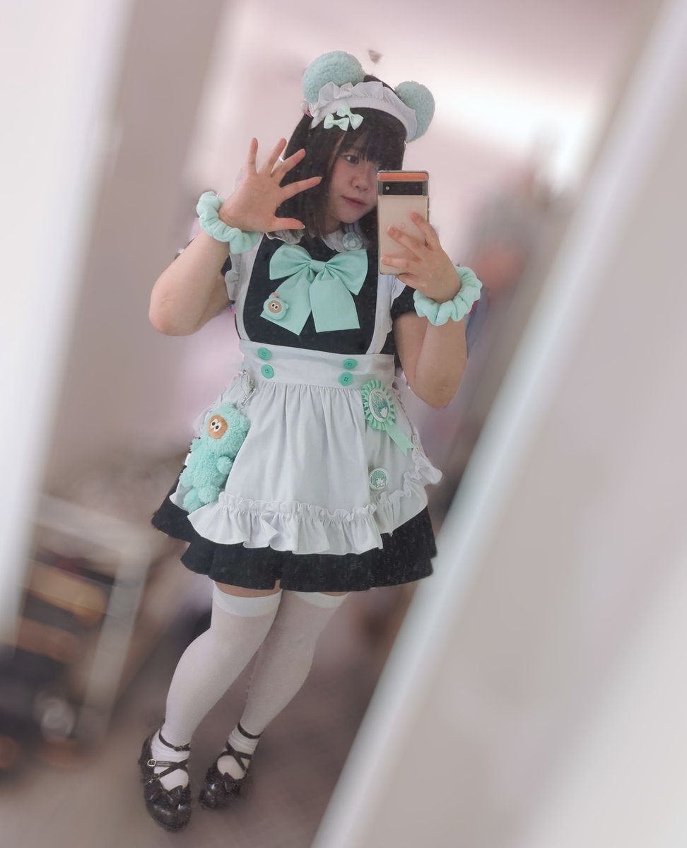 Meet our mint maid Rea!

She love hamsters 🐹
Mint green is her favorite color 🩵
She really likes to discover and listen to many chika idols! 🎵

#fanimaid #maidcafe #cosplayphoto #kawaii #selfie #meido