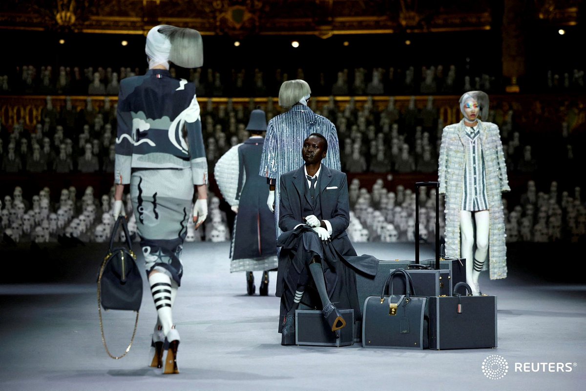 sandra_auger's tweet photo. Models present creations by designer Thom Browne as part of his Haute Couture Fall/Winter 2023-2024 collection show at the Opera Garnier in Paris, France, July 3, 2023. #reuters #thombrowne  #parisfashion #hautecouture @reuterspictures 📸@SarahMeyss https://t.co/CdEYA9eKww