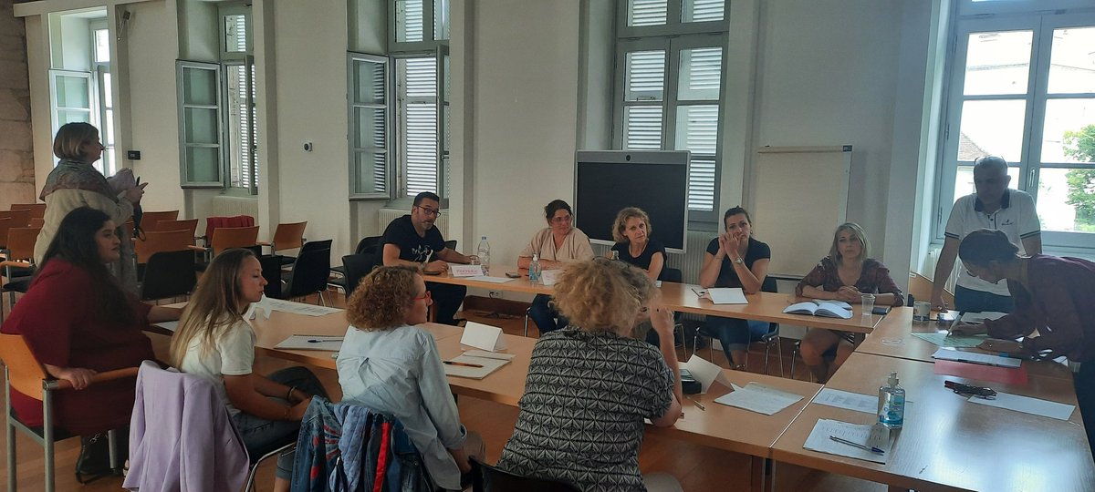 1ère réunion France Travail organisée en Préfecture du Jura par les acteurs de L' accompagnement socio professionnel : Conseillers  Milo, Pôle Emploi, CAP Emploi, travailleurs sociaux ont échangé sur leurs pratiques et la future gouvernance.