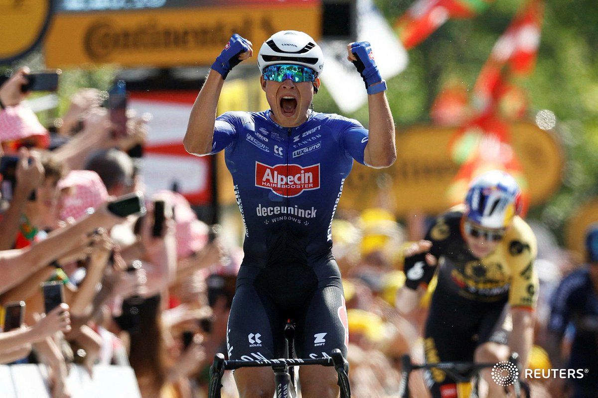 sandra_auger's tweet photo. Cycling - Tour de France - Stage 3 - Amorebieta-Etxano to Bayonne - France - July 3, 2023. #reuters #TourDeFrance2023 #TDF2023 @reuterspictures 📸@benoit_tessier @stephanemahe https://t.co/GlJiOsGWDZ