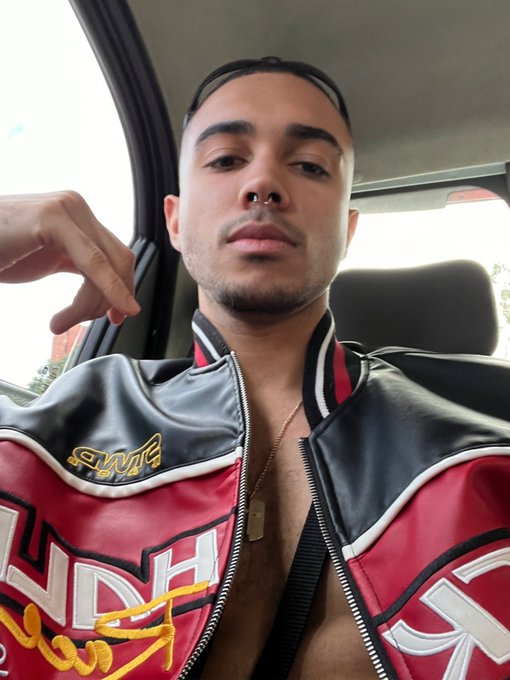 🏳️‍🌈 https://t.co/Vp80BMKANX