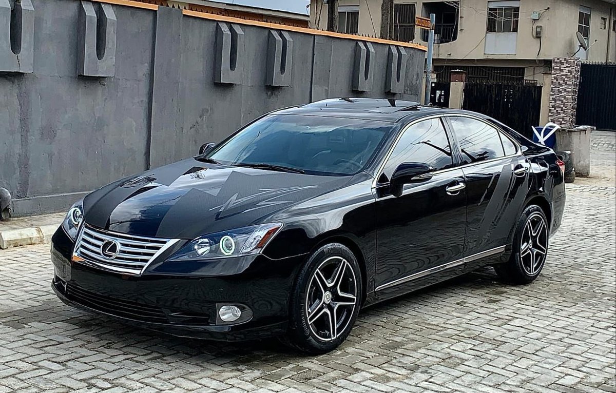 AwololaRildwan's tweet photo. 🇺🇸 Tokumbo Ľexus Es350 * Year 2010 * Mileage @ 75,841k * Ćustom Ďuty īntact * Rims 🛞 * V⁶ * Çolour Blaçk Location _ Łagoš 📍 Ago Palace way Okota 🌎 Price 7.2M💯✅#Tems #Bernando #Allison https://t.co/fefZAYu6IB