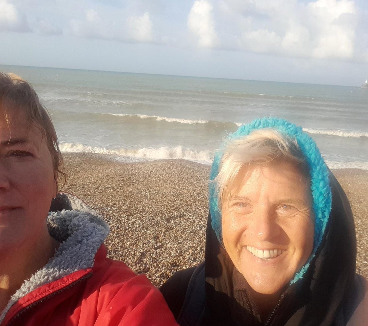 Sublime surfy swims @purplepuffin #seaford #newhaven #seaswimming #openwater #swimsafe #dryrobeterritory