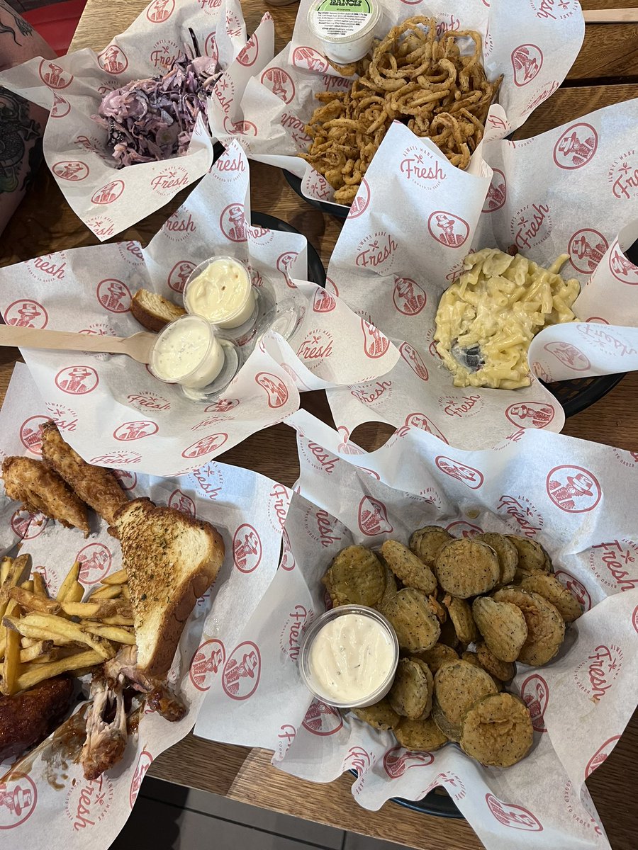 So much food!!  If you haven’t been to a Slim Chickens restaurant go now! 🤣🔥