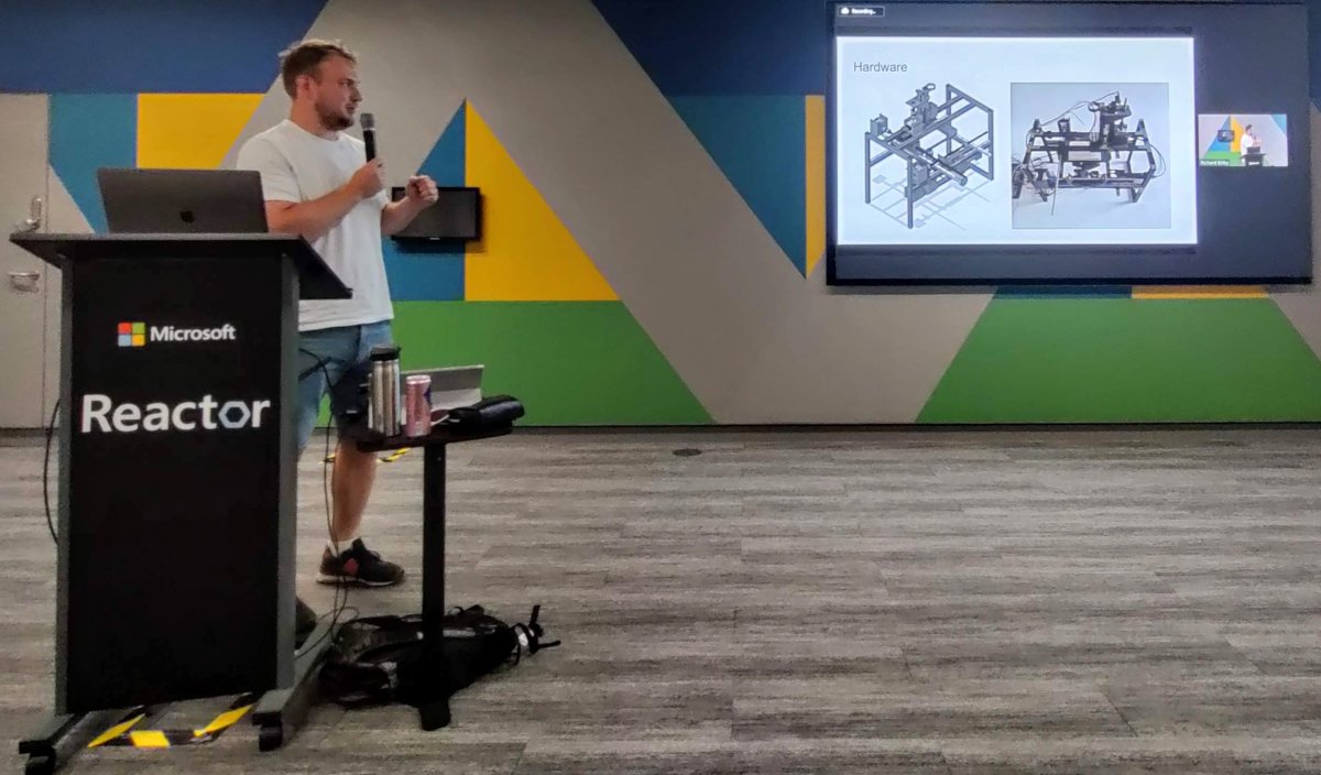 RaspberryPint's tweet image. We had a great time at @MSFTReactor London. Both talks were fabulous., they both had the right amount of detail for a pack of nerds in the live and online audience. Great time at the pub afterward as well - lovely to have very strange, nerdy conversations.