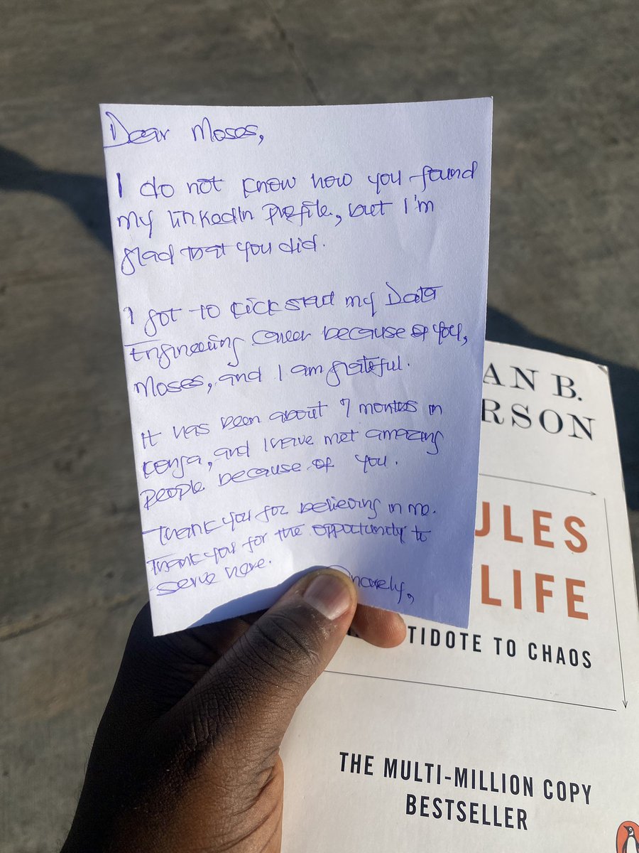 MeetJMB's tweet image. another good day to take pride in the job that I do! 

Someone left me a beautiful gift and a note on her last day of work in our company. 

😌😌😌😌. Read the note for context. 

#OgaHR