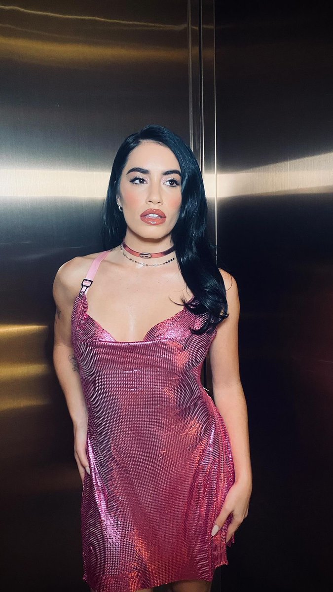 LaliPublicidad's tweet photo. Lali Espósito en Versace. 🎀 https://t.co/X4eibvjI4B