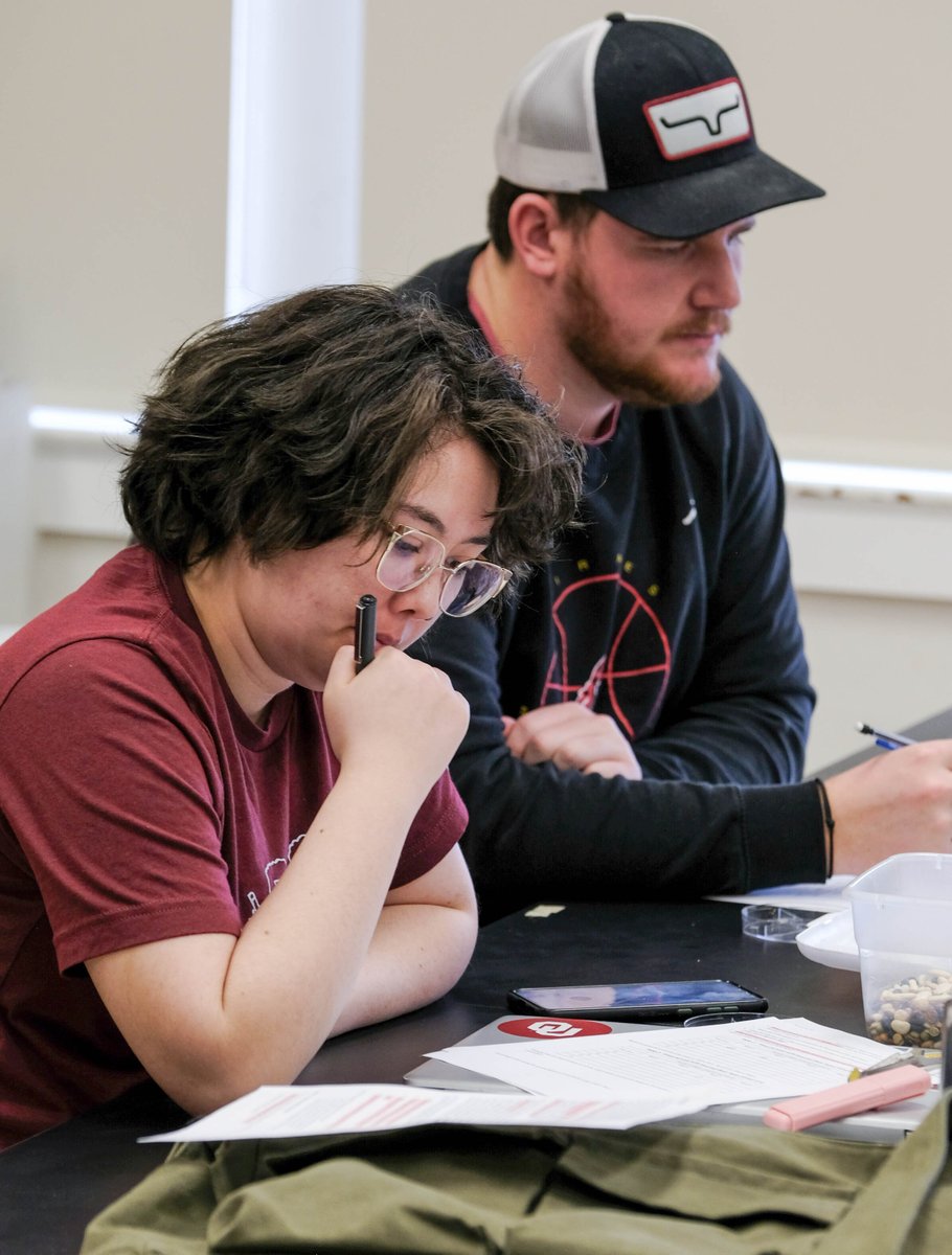 OKHigherEd's tweet photo. Not sure if earning a degree is worth it? A recent national study shows college grads have double the yearly income, 3x the retirement savings, &amp; 4x the net worth of non-college educated Americans. Start your higher ed journey today! #OKHigherEdWorks

📸: @usaodrovers https://t.co/toxwBZG6lC