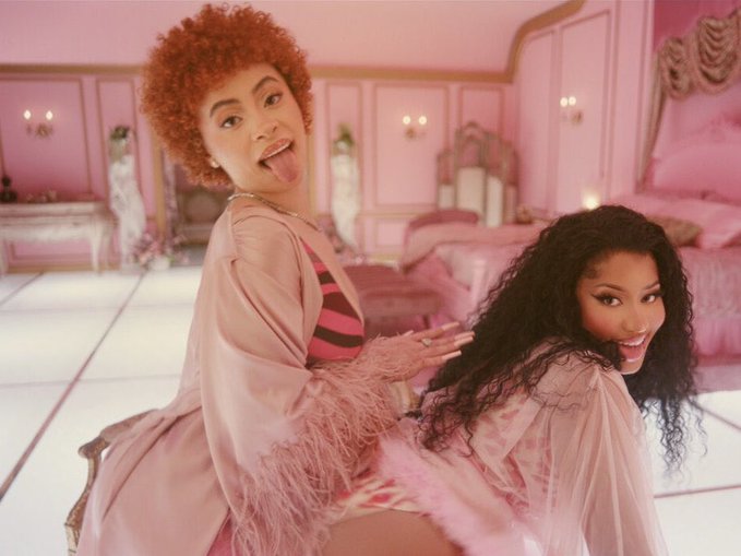 chartdata's tweet photo. Ice Spice ties Morgan Wallen as the artist with the most new top 10 hits on the Hot 100 in 2023 (4):
#2 Karma with @taylorswift13
#3 Boy's A Liar with @pinkpantheress2
#4 Princess Diana with @NICKIMINAJ
#7 Barbie World with Nicki &amp; AQUA https://t.co/mw98TRlZcU