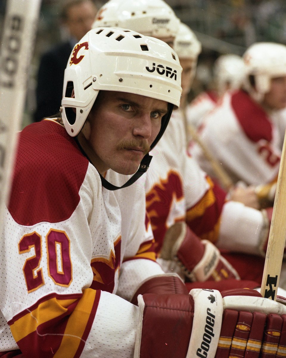 AlumniFlames's tweet photo. Dropping in with some Kari Eloranta facts on #FlamesFlashbackFriday!
The Finnish defenceman spent the majority of his #NHL career with the #Flames, suiting up for 255 games in Calgary! He put up 108 points and 149 PIM during his tenure in #yyc! https://t.co/NlCylnr4BC