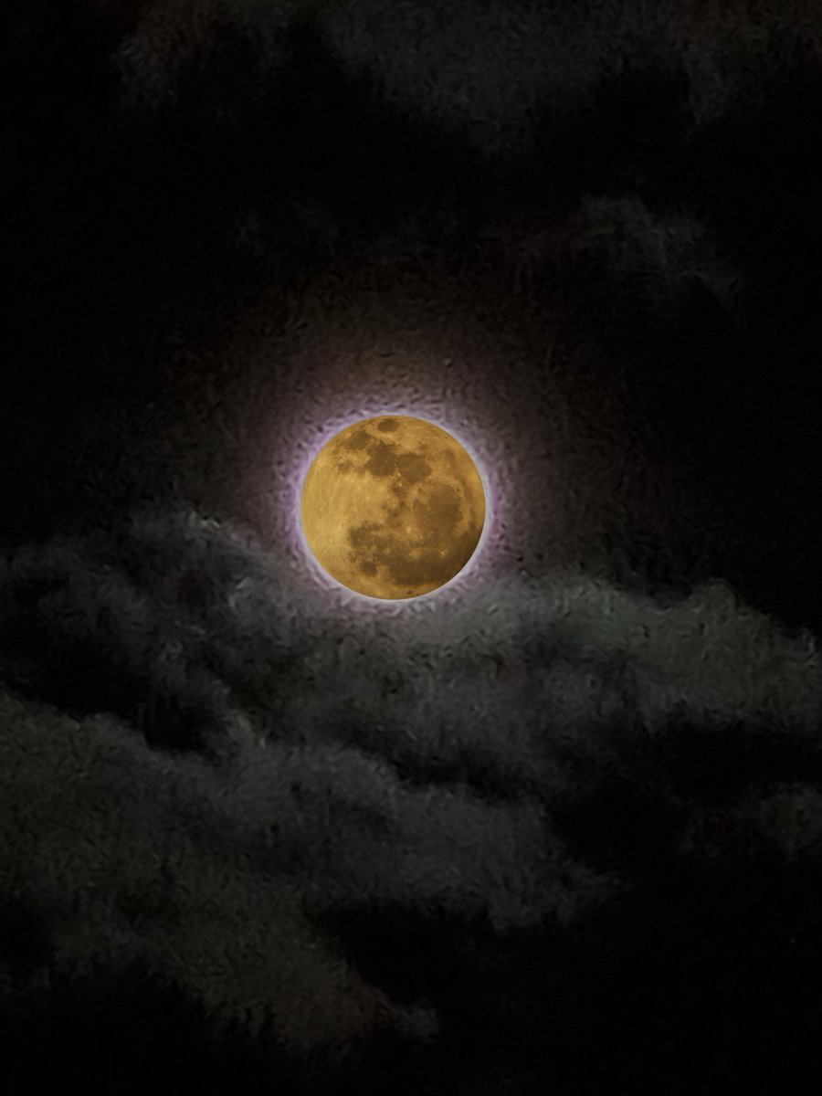OA_Astronomy's tweet photo. HOJE TERÁ A PRIMEIRA SUPER LUA CHEIA DO ANO 🔭❤️ #fullmoon https://t.co/Yujp8Ga8Lw