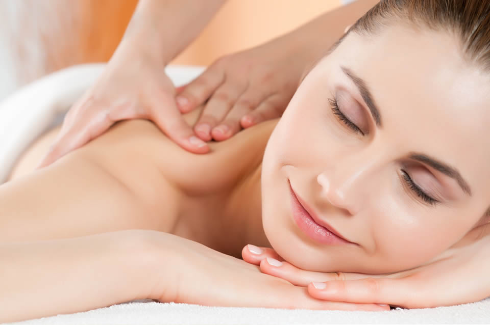massageexpress1's tweet photo. Esta técnica está enfocada en liberar contracturas y tensiones musculares.

RESERVE SU HORA EN https://t.co/vUNTr7SRKR 

#masajes #galeriaalessandri #masajesrelajantes #masajesensantiagocentro #masajesderelajacion #masajesdescontracturante https://t.co/z0mw6Unzdk