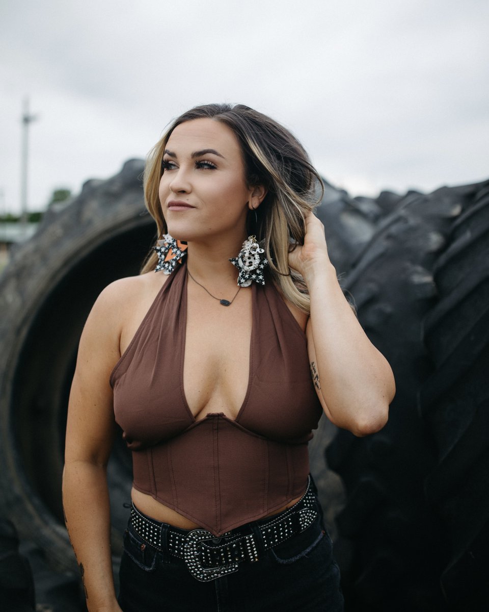 AshleyBarronOfficial tweet media