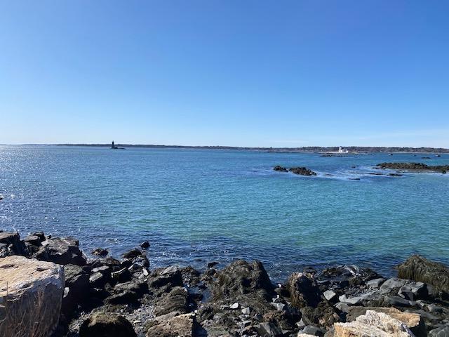 Our location gives you access to some of the best parts of New England. In today's blog, check out our itinerary for a day in Kittery, ME. Just 25 minutes from campus, students love to explore this area. Check it out: unh.me/437Qi2g