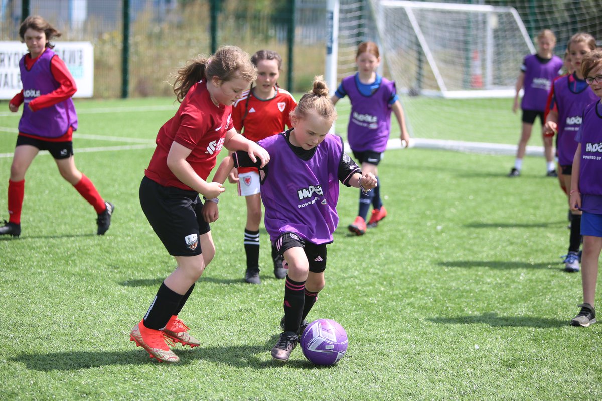GwaliaUnited's tweet photo. β½οΈ ππ¨ππππ π¨π‘ππ§π β½οΈ
This weekend we were pleased to host the latest #HuddleUnite festival at Amdani Hi.
Huddle aims to introduce girls aged between 4-11 to football in a fun, relaxed, sociable & friendly way to ensure they have a positive first experience of football. https://t.co/eCHETHrTfn