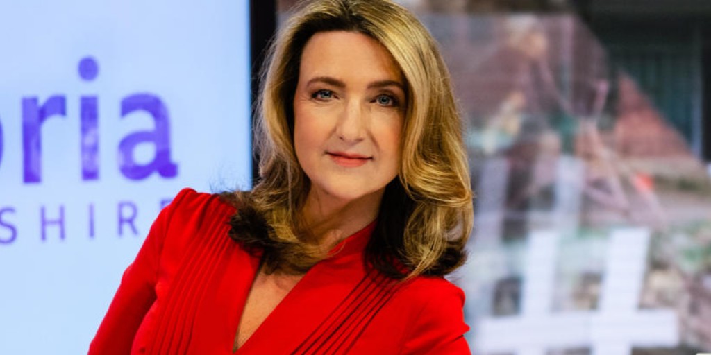 Uni_Lancashire's tweet photo. BBC broadcaster @vicderbyshire is one of four people who will receive Honorary Fellowships during next week’s graduation ceremonies. The UCLan alumna will be joined by Zuber Issa CBE, Mick Cartledge and Amanda Elwen.
@UCLanAlumni #UCLanGraduation
https://t.co/5UMRn7E84y https://t.co/Qw5p21JtdL