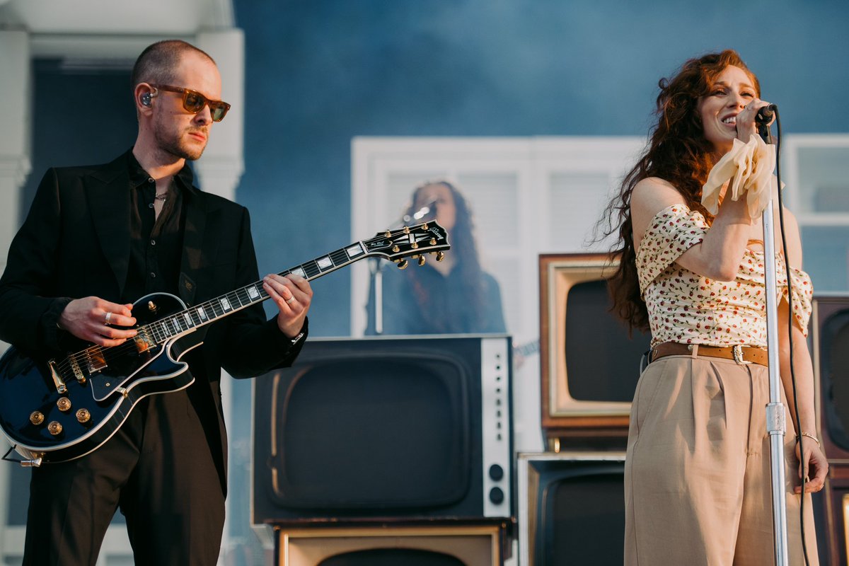 Dirty Hit tweet media