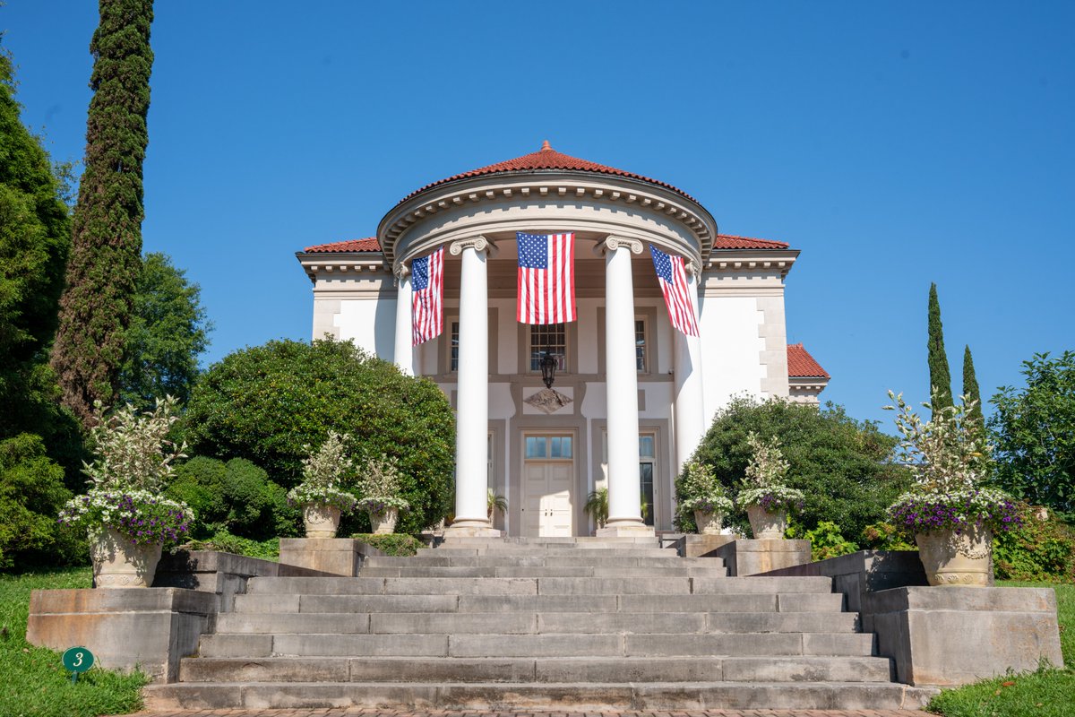 VisitLaGrange's tweet image. Spotted sights of red, white and blue from around our charming city. 🇺🇸Happy Independence Day from LaGrange!