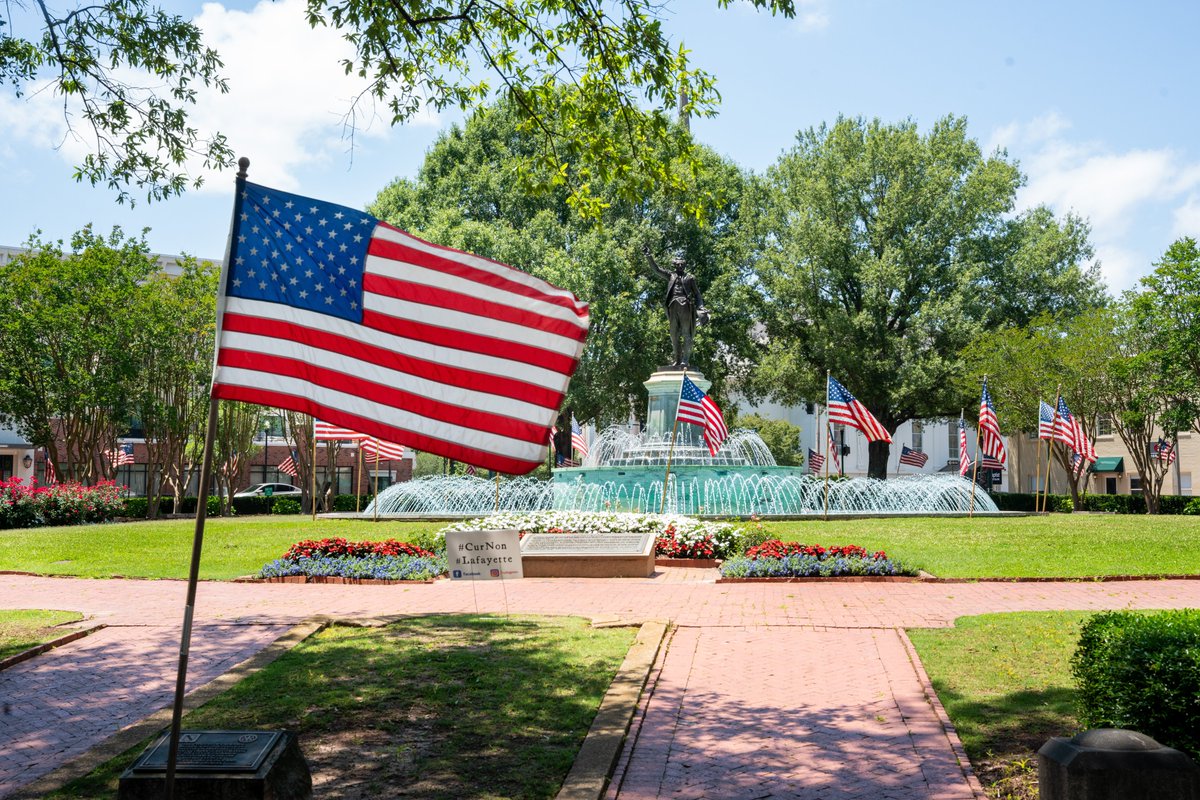 VisitLaGrange's tweet image. Spotted sights of red, white and blue from around our charming city. 🇺🇸Happy Independence Day from LaGrange!