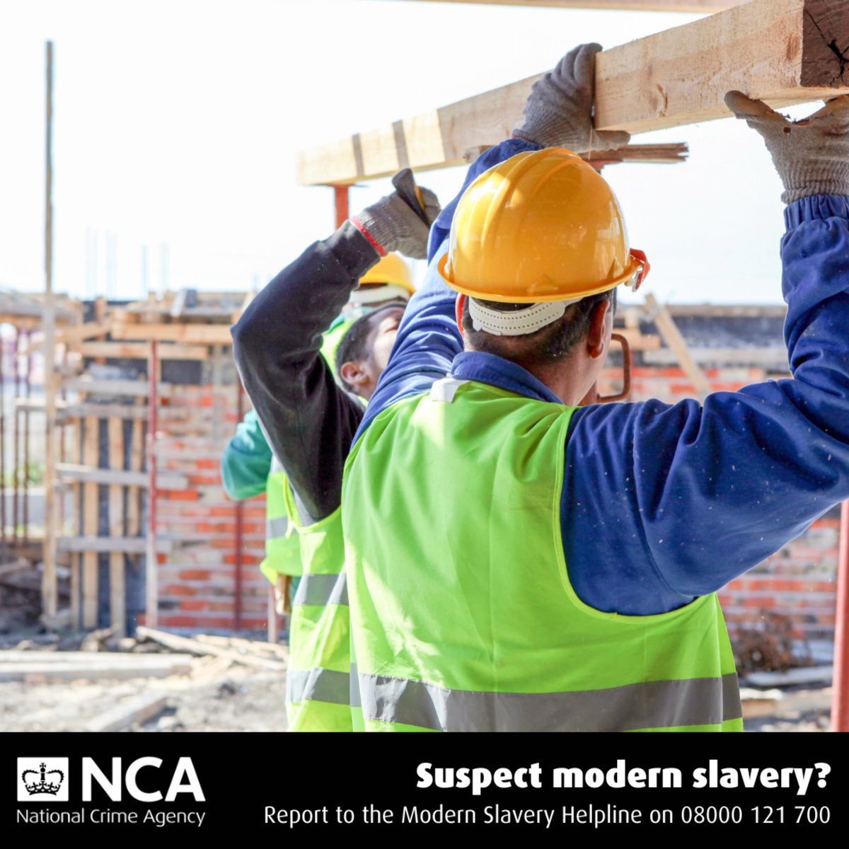 WMerciaPolice's tweet photo. #OpAidant | Today marks the beginning of a two weeks long intensification period that seeβs West Mercia Police, along with our partners, take a stand against modern day slavery in the construction industry. #OpTarget
Read the full release β‘οΈ https://t.co/BjTtSoOqEb https://t.co/UUmVawnSfU