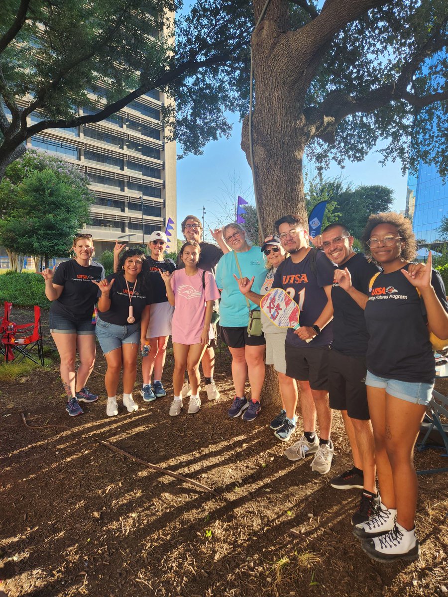 UTSA's tweet photo. It’s a pickleball summer for our Fostering Futures Roadrunners! Our 'Runners participated in a pickleball tournament last week, and educated tournament goers on the program. 🤩 Looks like they had a ton of fun! 🥳

#UTSA #ShowMeYourSummer https://t.co/cannR4nwpl