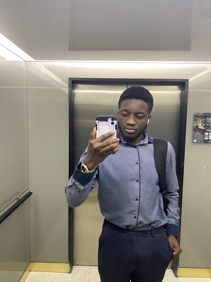 DelzDolla's tweet photo. the corporate lifestyle - week 1 … im getting COOKED https://t.co/d4vzrAgMwI