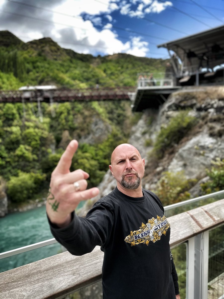 Happy Birthday to our bass playing brother Martin Talbot (Malv)😎🤘🏻
#kissofthegypsy #kotg30 #britishrock #rockband 
#bestfriends #britishrock #happybirthday #bassplayer