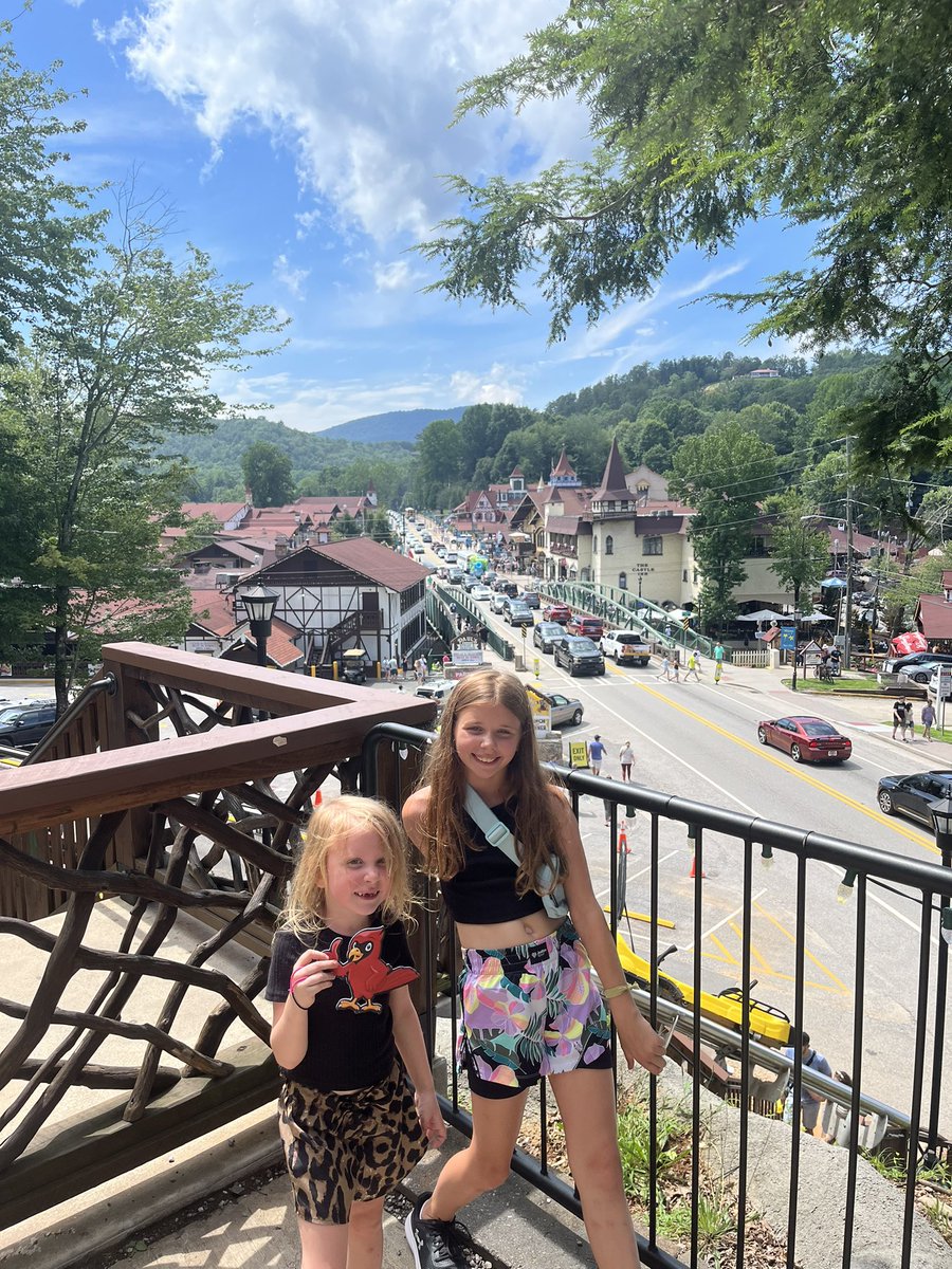 bjareeves5's tweet photo. @SolleyAACPS Clancy the Cardinal and the Reeves family had a nice visit at Helen, Ga (German town in North Georgia mountains). Enjoyed the mountain coaster, authentic German food, spotted Sasquatch, and explored so shops! #solleystrong #werisewesoar #German https://t.co/HCOD6zhJTS