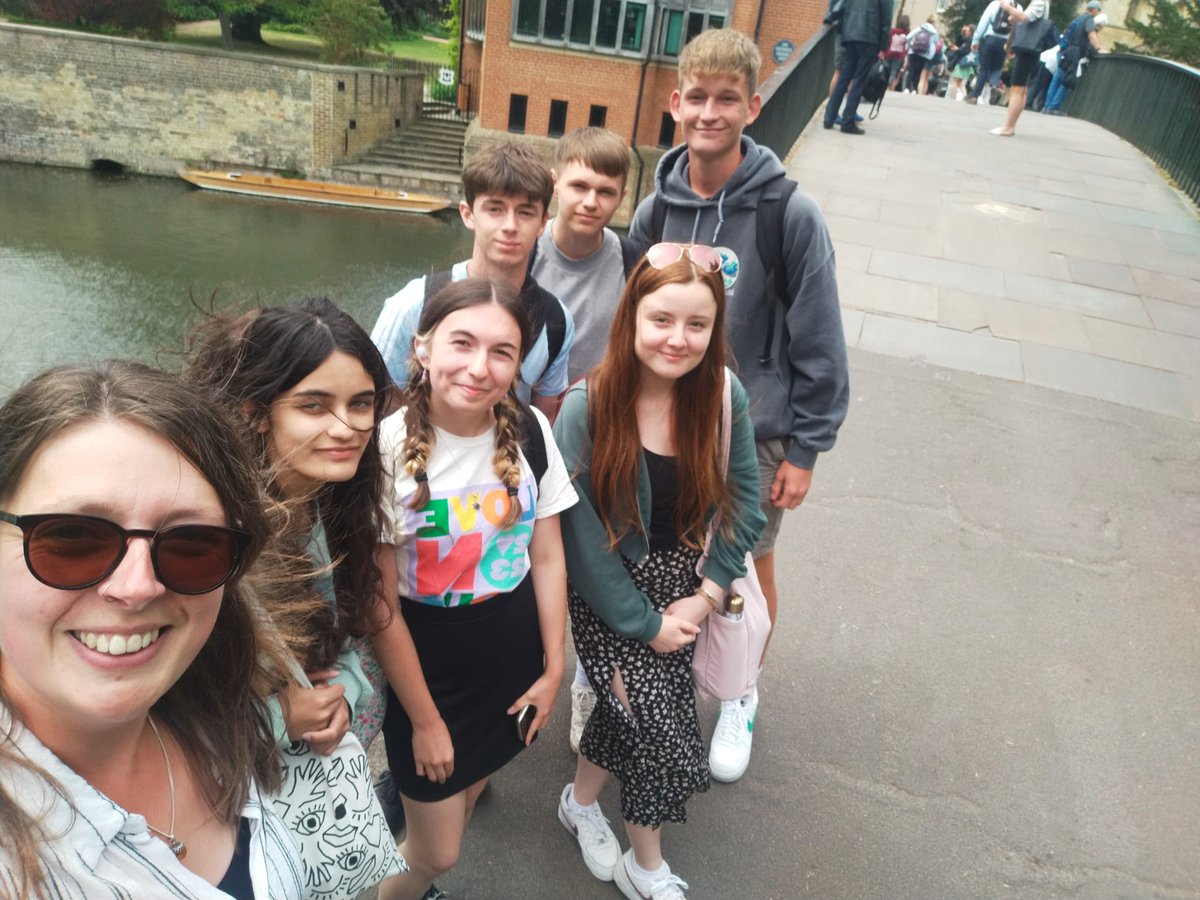 Holyrood Sixth Form tweet media