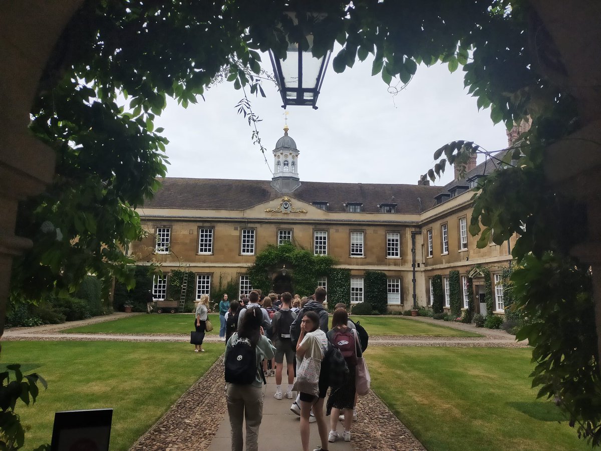 Holyrood Sixth Form tweet media