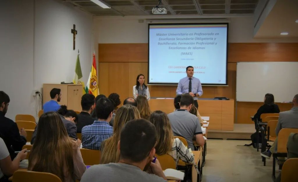 MAES en Cardenal Spínola CEU: el máster habilitante para dar respuesta a la vocación docente buff.ly/3r8utSJ @beatrizhoster #educacion #posgrado #MAES #empleabilidad #somosCEU