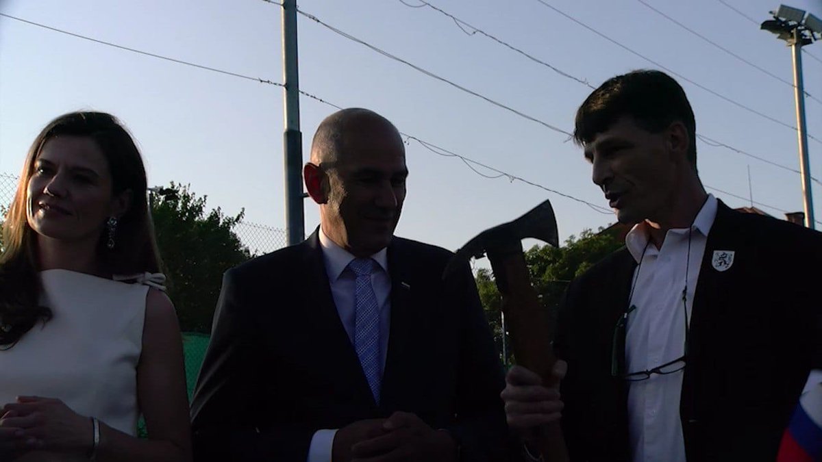JANŠA IN VARDA