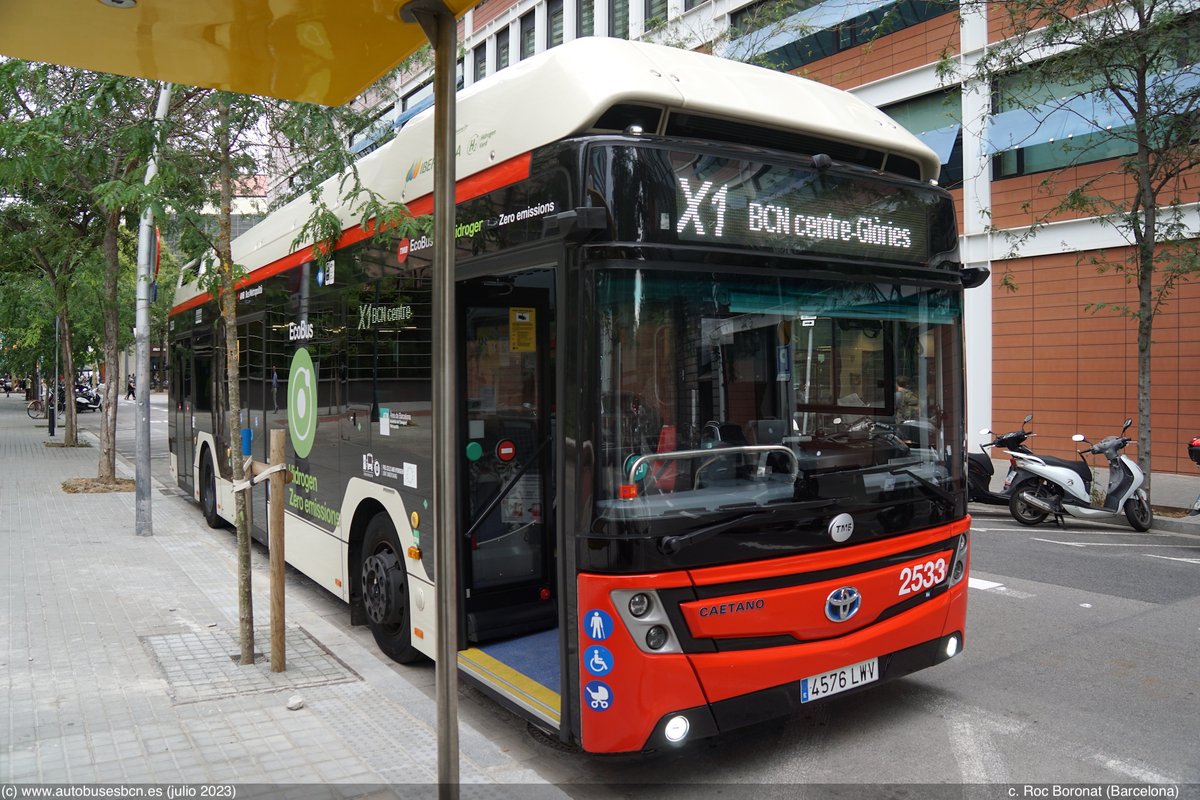 AutobusesBCN's tweet photo. Hoy se ha ampliado la línea X1 #XpresBus de @TMB_Barcelona  hacía la zona del 22@, situando su nuevo final en la calle Roc Boronat entre las calles
de Bolivia y Tánger. Aún por su ampliación al 22@, su marcador sigue poniente Glòries https://t.co/WsdOBdJZ1R