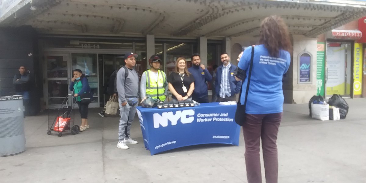 ImpunityCity's tweet photo. #ImpunityCity report
So I tried to get my bike registered with @helloDCWP and this is what happened. NYPD was supposed to be there and they didn't show up. So I told these people why can't ebikes be registered as motor vehicles so they'll be easier to track and they dummied up. https://t.co/wMzFrlVE5E