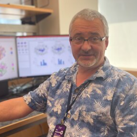 Perlmutter_CC's tweet photo. Round of applause PCC's Center for Blood Cancer pilot proposal funding awardee, “Evaluation of Phosphopeptide Neoantigens as Immunotherapy Targets for Acute Myeloid Leukemia” #lysm #lylam

👏 👏Dr. Krogsgaard @DrKrogsgaard, Dr. Abdul Hay, and Dr. Patskovsky. https://t.co/QmgBlJtzZN