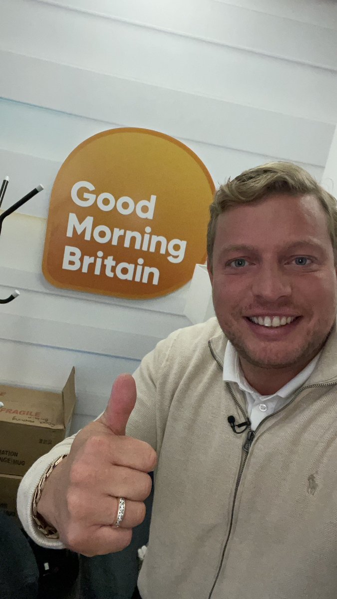 Good evening you lovely people!! Im looking for a social media expert to join my team at Press BOSH PR.

If you wanna Graft with me filming all sorts of content, travel the world an can get yourself to dinos at 5am. Speak to Alex to arrange a meeting or send me a DM. BOSH❤️