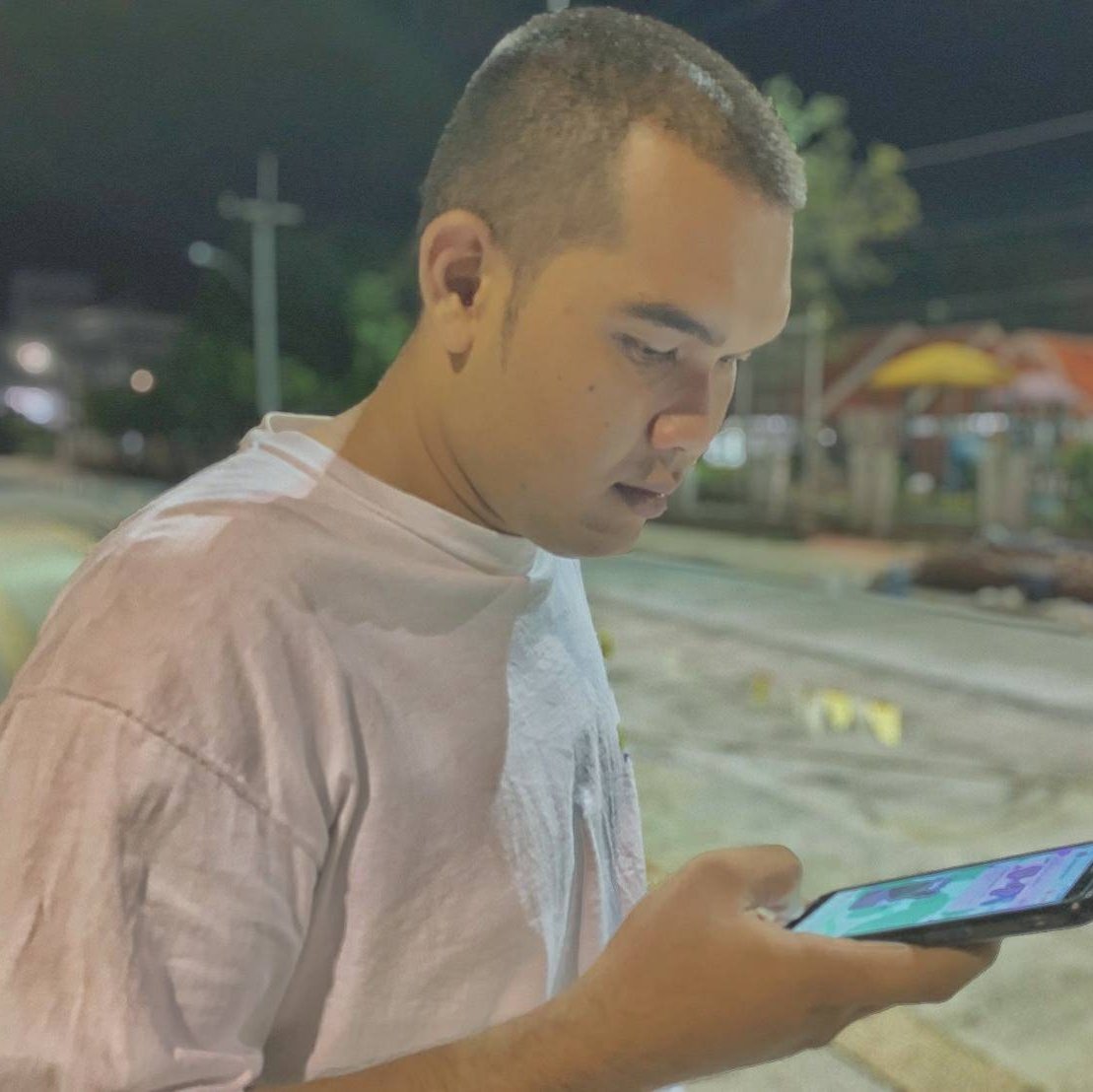 Ratthapong_2000's tweet photo. #NewProfilePic 🖤 https://t.co/STRLgqHURd
