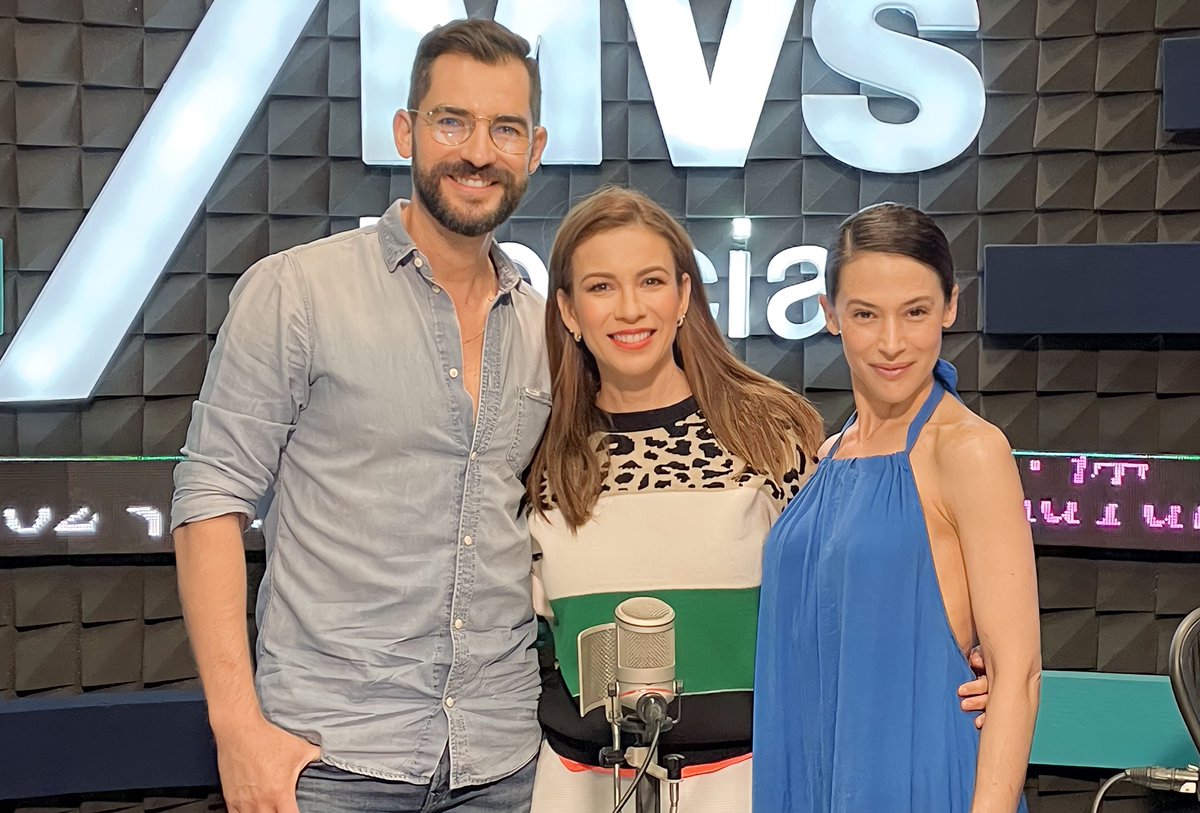 #AlAire 🎙️| @ingridtamaramvs
Ya están aquí la actriz Fernanda Borches (<a href="/FernandaBorches/">Fernanda Borches</a>) y el actor Manuel Balbi (<a href="/MANUELBALBI/">MANUEL BALBI</a>), para platicarnos sobre la nueva serie “Madre de Alquiler” 🤰🏻👩‍👧

📻Sintoniza 102.5   
📲mvsnoticias.común