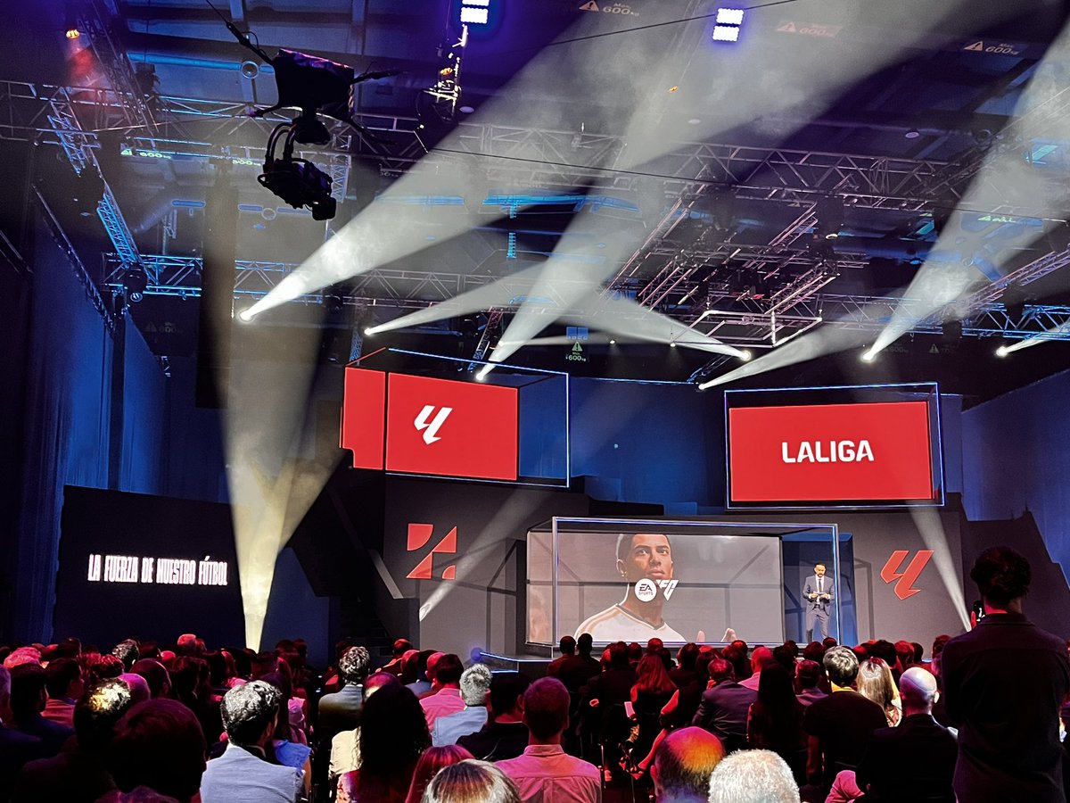 jacobich tweet media