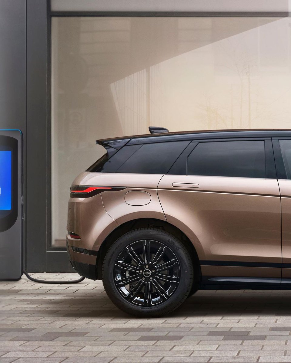 JLRwestchester's tweet photo. Elegantly equipped #Evoque
#RangeRover #SUV #LuxuryCar #EV
#RangeRoverEvoque #RangeRoverLove
#RangeRoverWorld #DreamCar #Luxury #Lifestyle
#NewCar https://t.co/rIUgOeVG5T