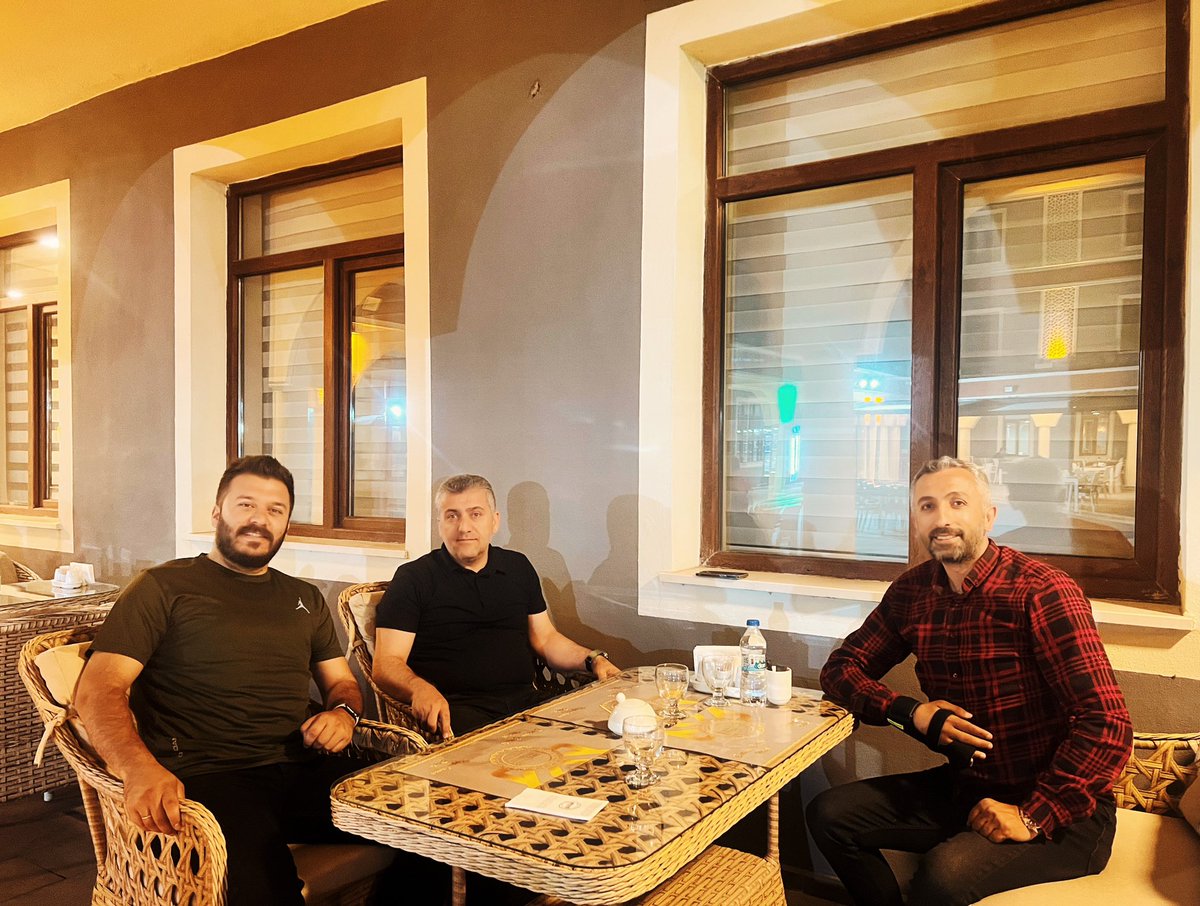 Rıdvan Süslü ⑦ (@ronisslu) on Twitter photo Uygulama Oteli’nin faaliyete geçtiği günden bugüne büyük emekleri olan değerli hocam Kamuran Deniz’i ziyaret ettik. Üzerimizde emeği çok fazla, lise yıllarımızdan beri en büyük yol gösterenimiz. Emeklerinden dolayı teşekkür ediyorum 🙏
<a href="/KamuranDENIZ/">Kamuran DENİZ</a> <a href="/seyvanoglu/">Seyithan Seyvanoglu</a> Uygulama Oteli’nin faaliyete geçtiği günden bugüne büyük emekleri olan değerli hocam Kamuran Deniz’i ziyaret ettik. Üzerimizde emeği çok fazla, lise yıllarımızdan beri en büyük yol gösterenimiz. Emeklerinden dolayı teşekkür ediyorum 🙏
<a href="/KamuranDENIZ/">Kamuran DENİZ</a> <a href="/seyvanoglu/">Seyithan Seyvanoglu</a>