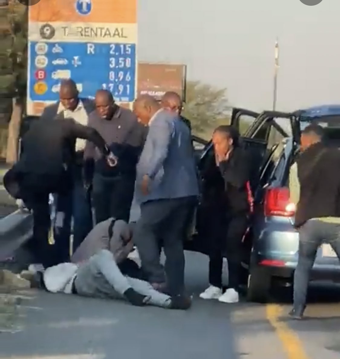 Ian Cameron tweet media