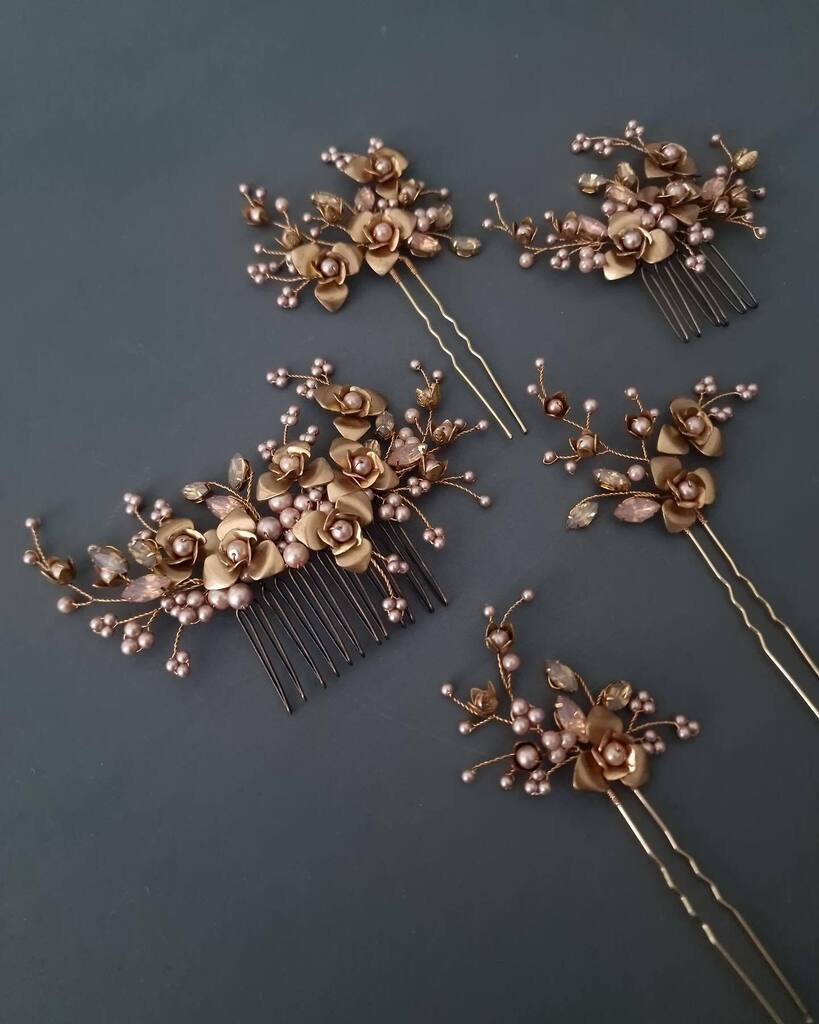 Back to grey today.  Every year I try and make one new design to add to my beloved Autumn Collection and this year, progress is well underway on a new design.  I’m not sure what to call this lot yet - the crown isn’t finished so perhaps I’ll be inspired … instagr.am/p/CuPtqEaM-Ef/