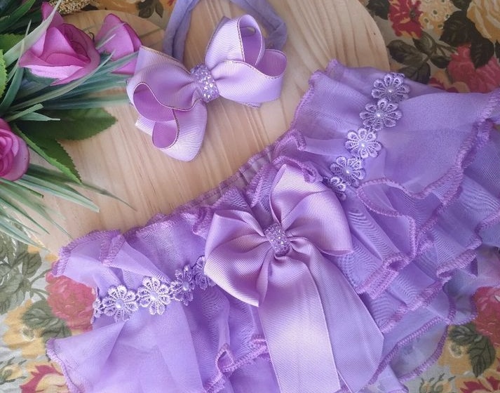 Vamos se apaixonar juntos por esse kit lindo🥰🥰🥰🥰🥺

✅Laço com nome em MDF ou ACRÍLICO 

✅Laço com calcinha 

Vamos deixar as crianças mas lindas 🥰💕🙏