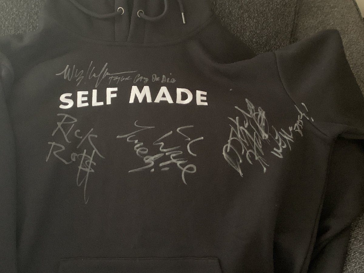 JGoodtheMODEL's tweet photo. For Sale: Autographed Hoodie with @LilTunechi @wizkhalifa @djkhaled @RickRoss @MaybachMusic https://t.co/bH1z79q9aI
