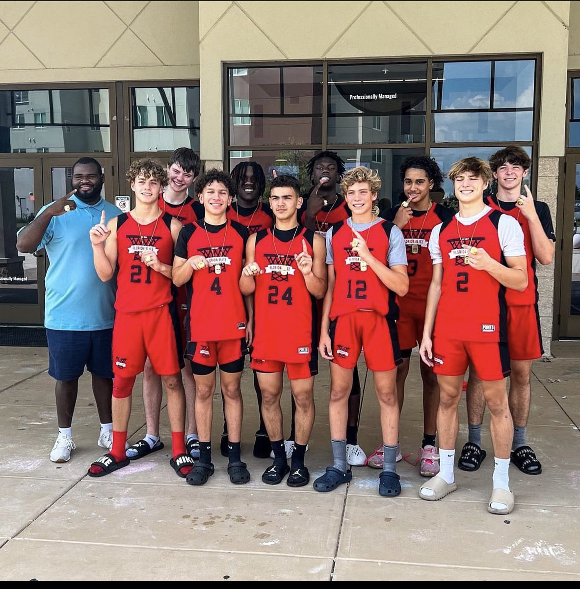 Adrian Llamo tweet media